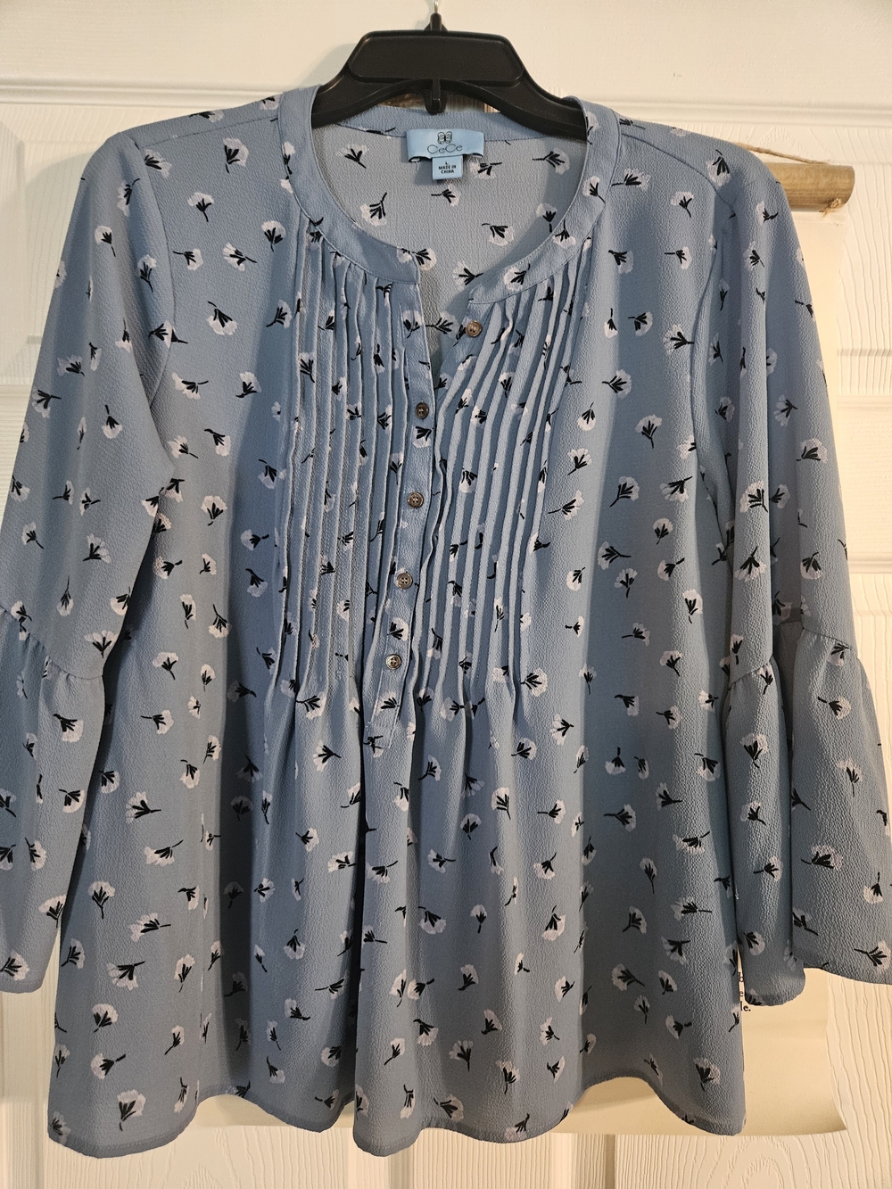 CeCe Dusty Blue Floral Pintuck Peasant Tunic